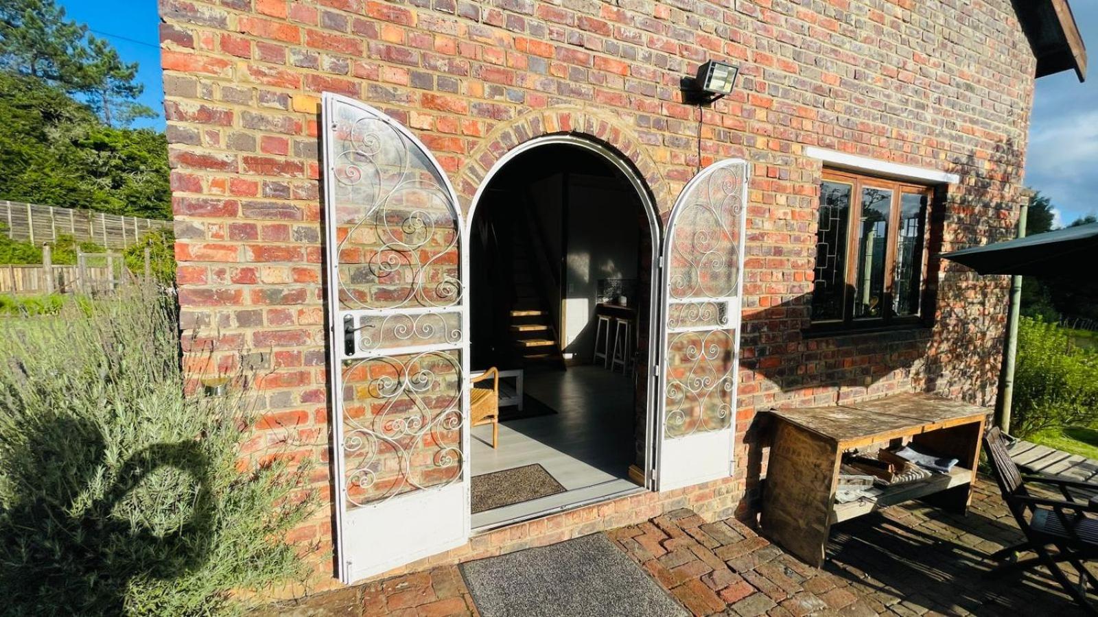 Zens Paradise Self Catering Cottage view 2