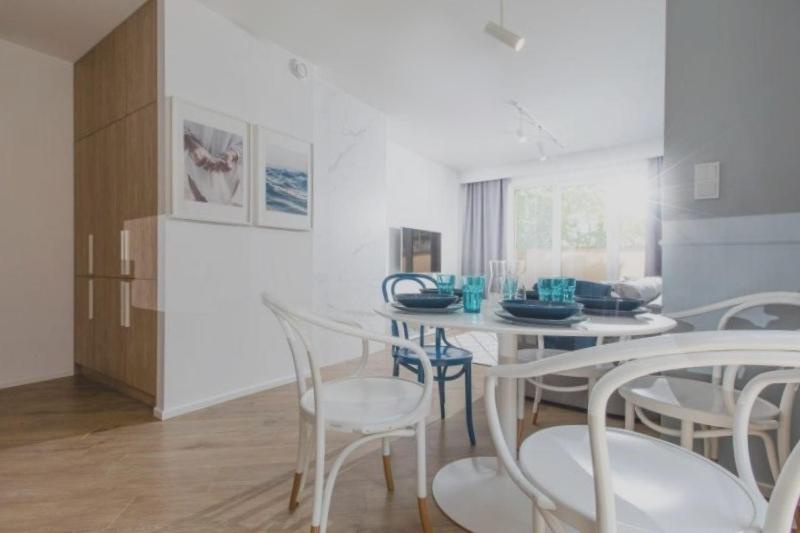 Rewal - 6 Person - Premium Baltic Apartment with Garden
