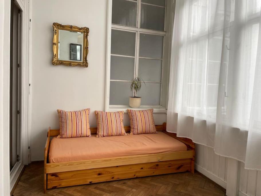 Geräumige Altbauwohnung im Zentrum