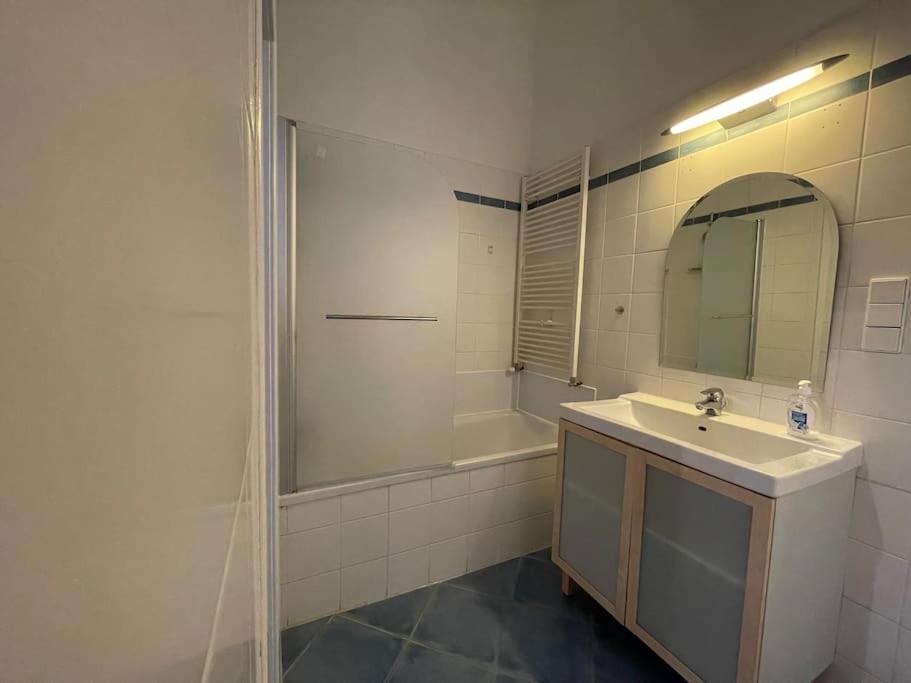 Geräumige Altbauwohnung im Zentrum