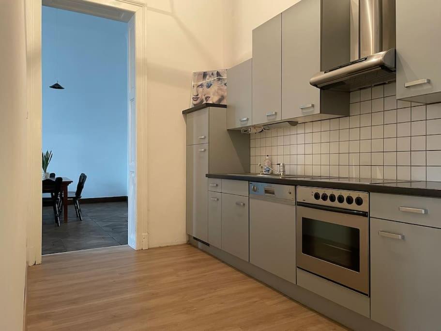 Geräumige Altbauwohnung im Zentrum
