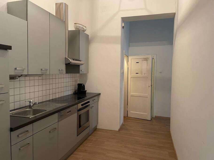 Geräumige Altbauwohnung im Zentrum
