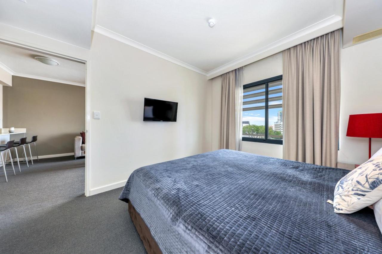 Resort Style Escape King Bed Pool Balcony