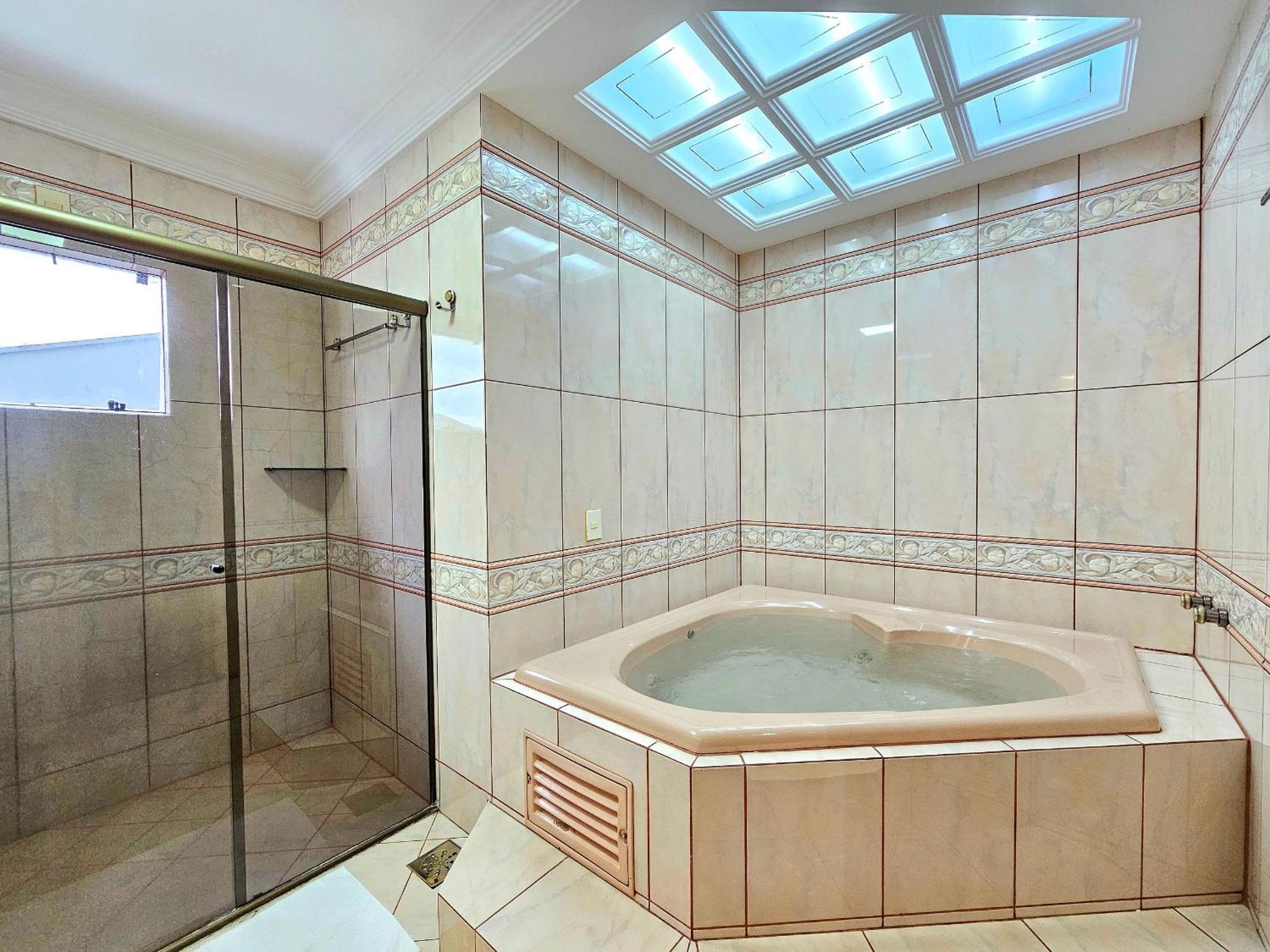 Casa 6 quartos Padrão TOP area nobre prox atrativo