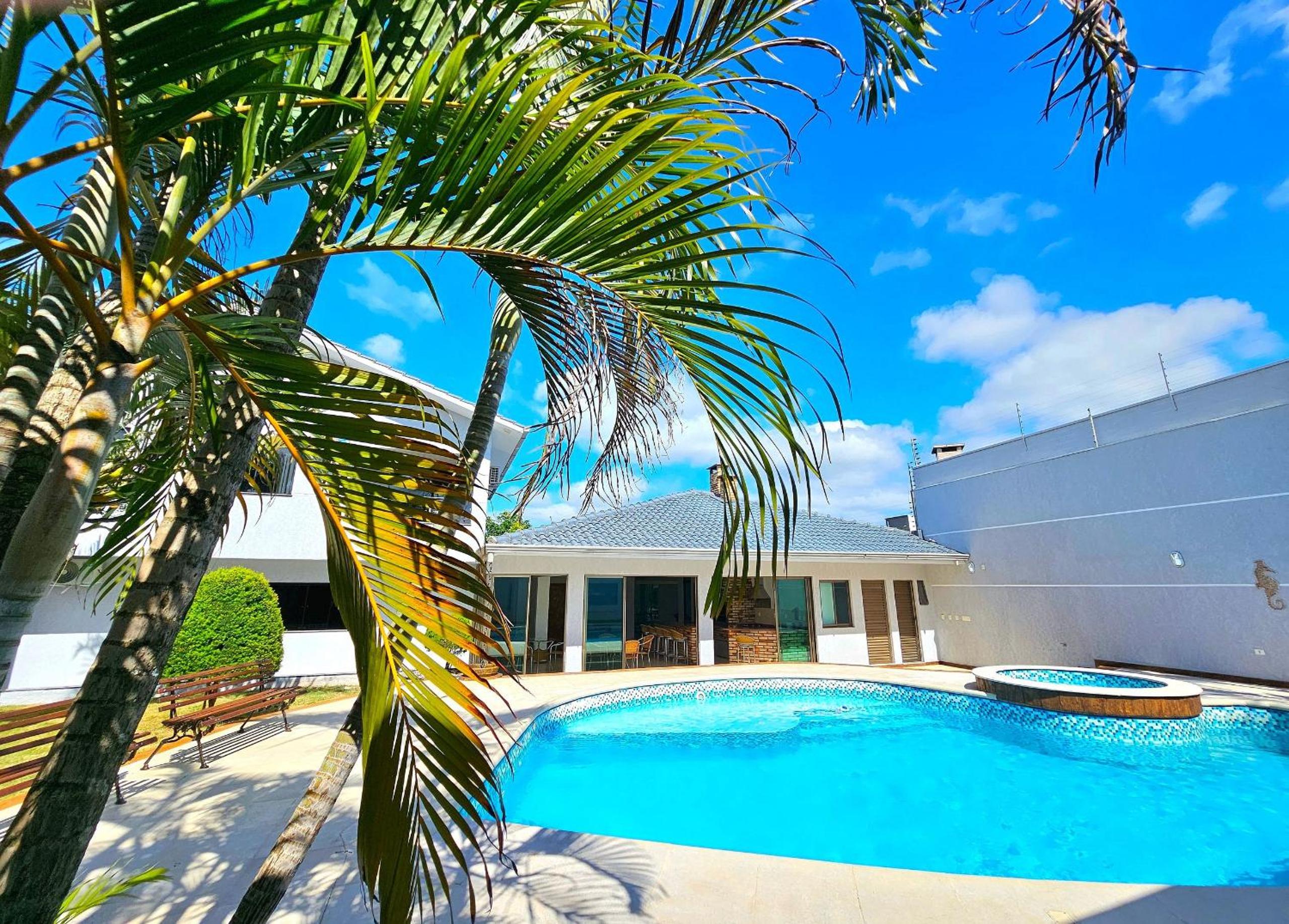 Casa 6 quartos Padrão TOP area nobre prox atrativo
