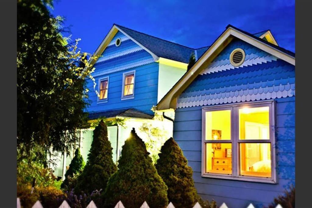 Bluemoon Vacation Rentals - Bluemoon House view 3