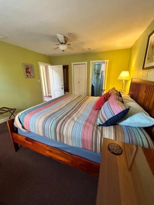 Bluemoon Vacation Rentals - Bluemoon House view 4