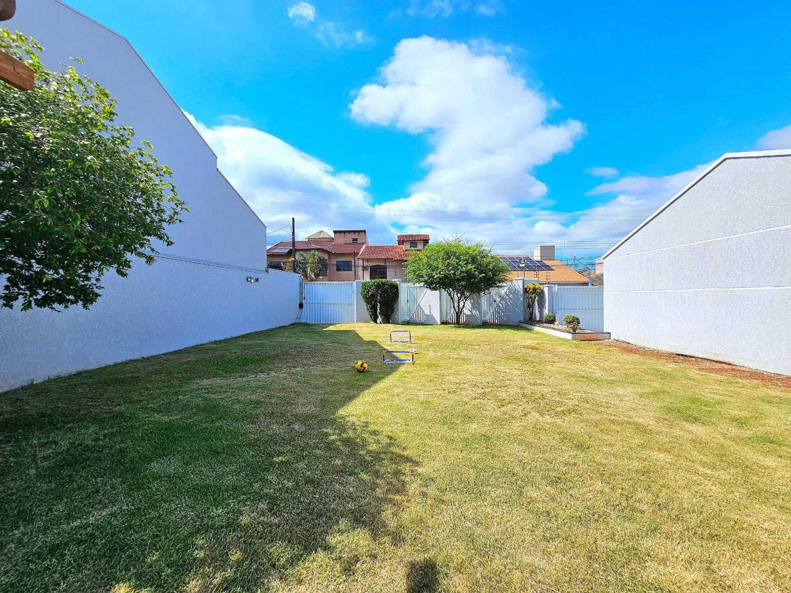 Casa 6 quartos Padrão TOP area nobre prox atrativo