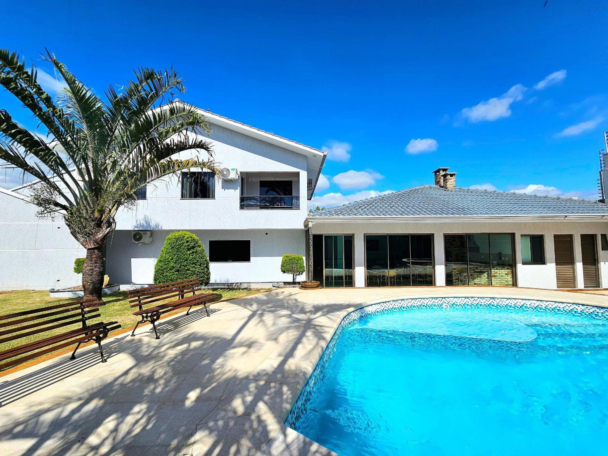 Casa 6 quartos Padrão TOP area nobre prox atrativo