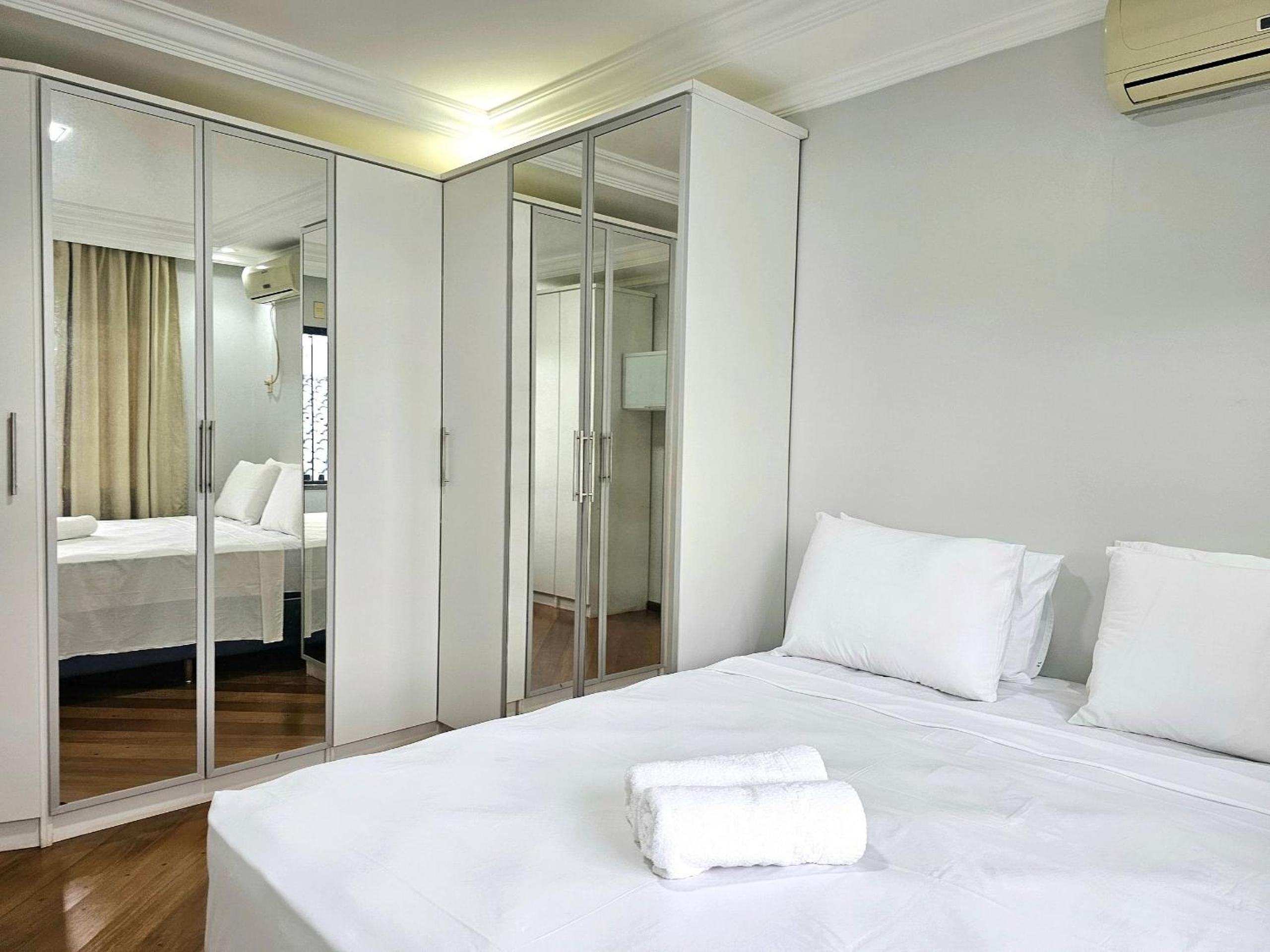 Casa 6 quartos Padrão TOP area nobre prox atrativo