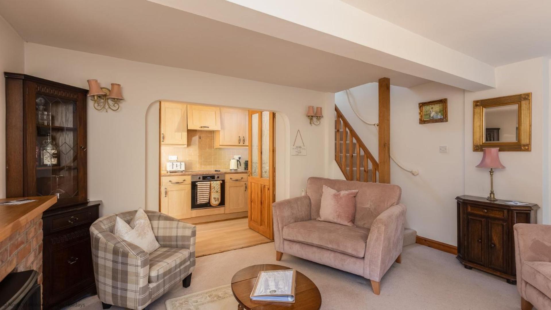 Picturesque Stone Cottage in the Heart of North Yorkshire Village - Hideaway Cottage