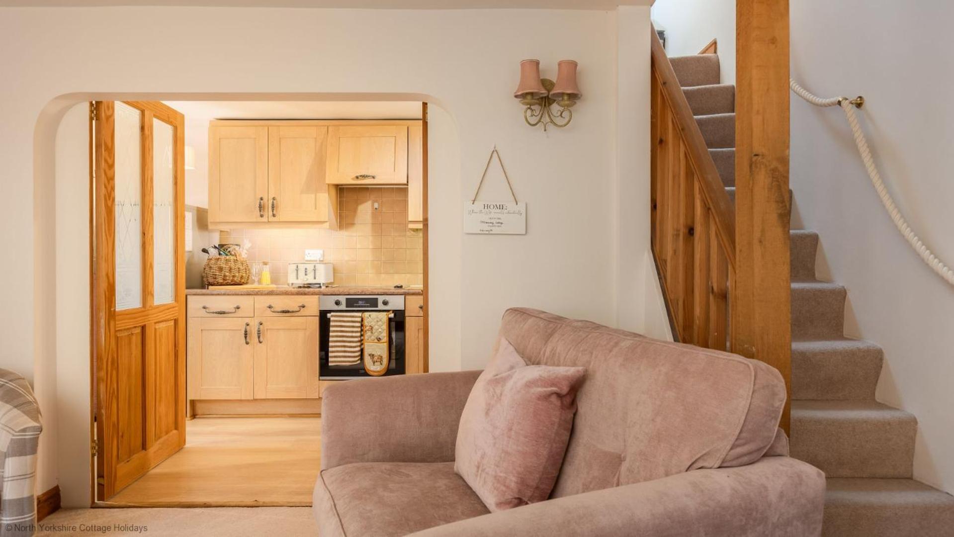 Picturesque Stone Cottage in the Heart of North Yorkshire Village - Hideaway Cottage
