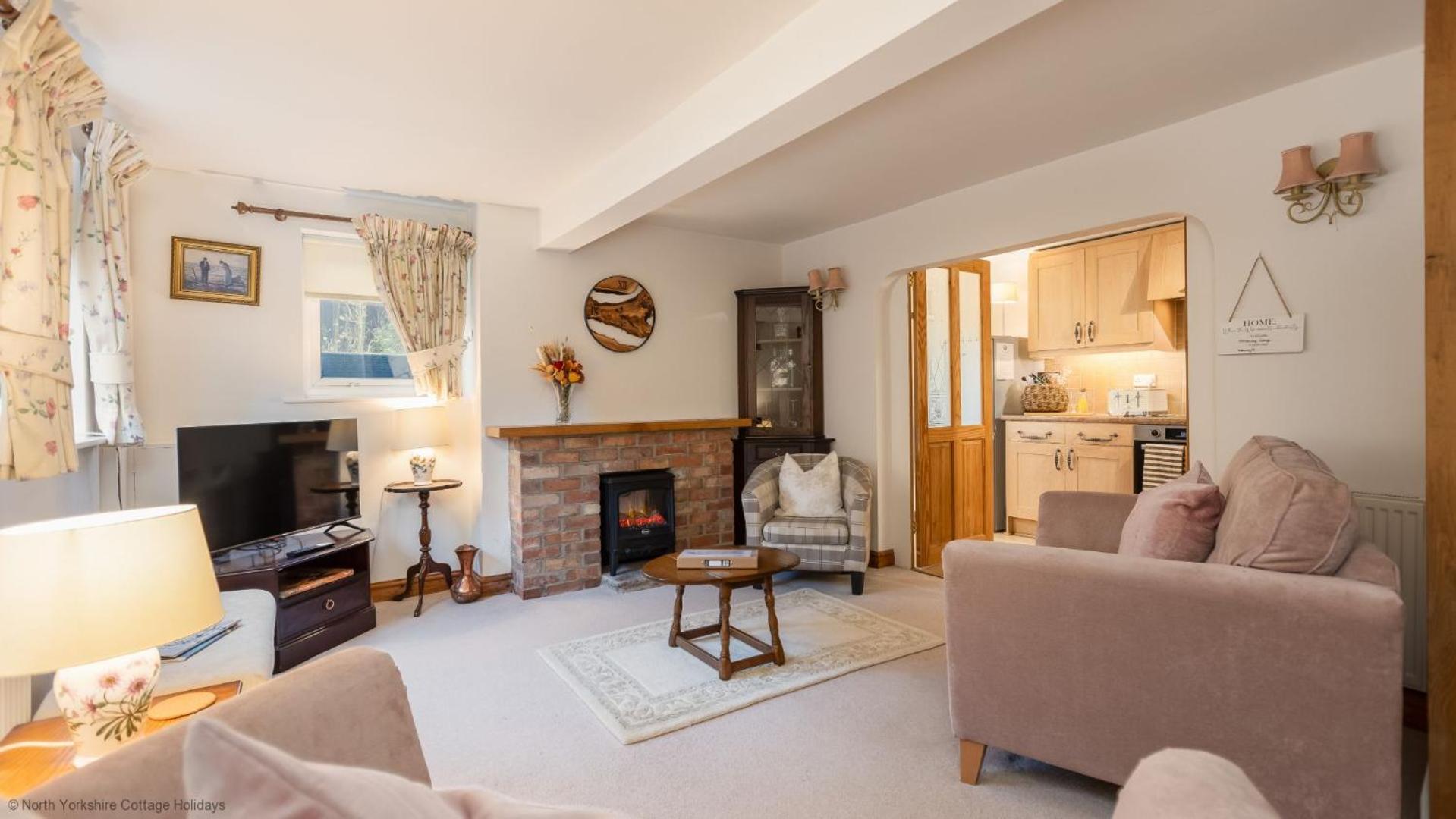 Picturesque Stone Cottage in the Heart of North Yorkshire Village - Hideaway Cottage