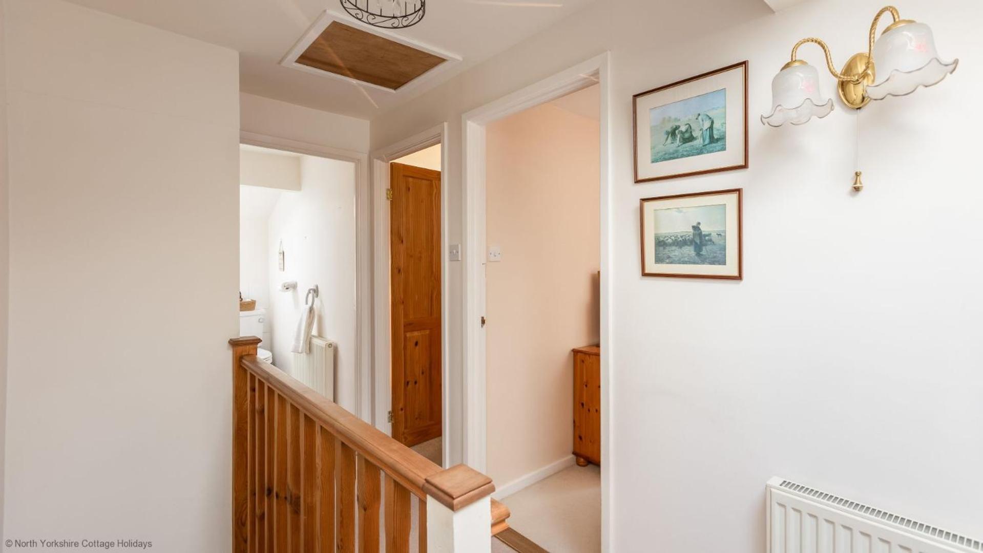 Picturesque Stone Cottage in the Heart of North Yorkshire Village - Hideaway Cottage
