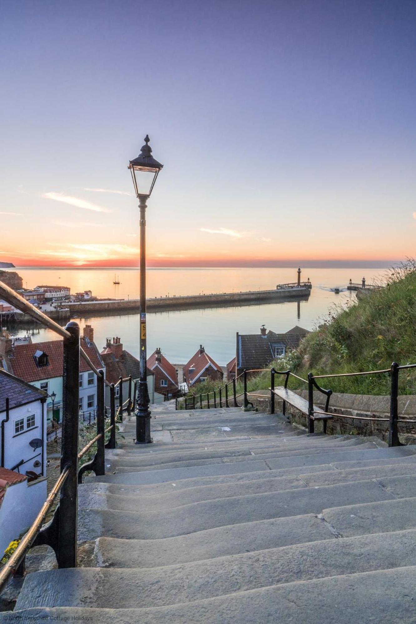 Picturesque Stone Cottage in the Heart of North Yorkshire Village - Hideaway Cottage