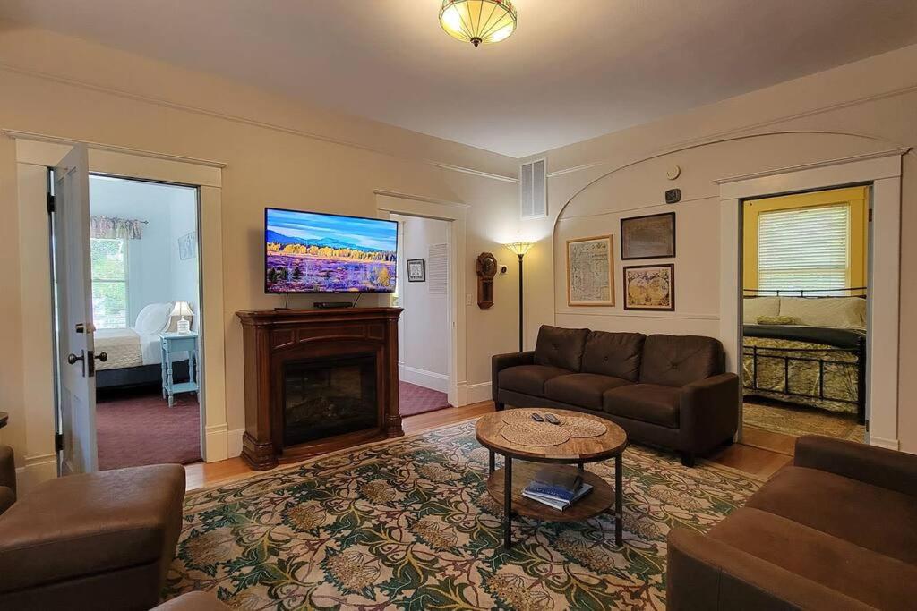 Ashland Vacations - Bluemoon Vacation Rentals - Anne Hathaway House - Property Image 1