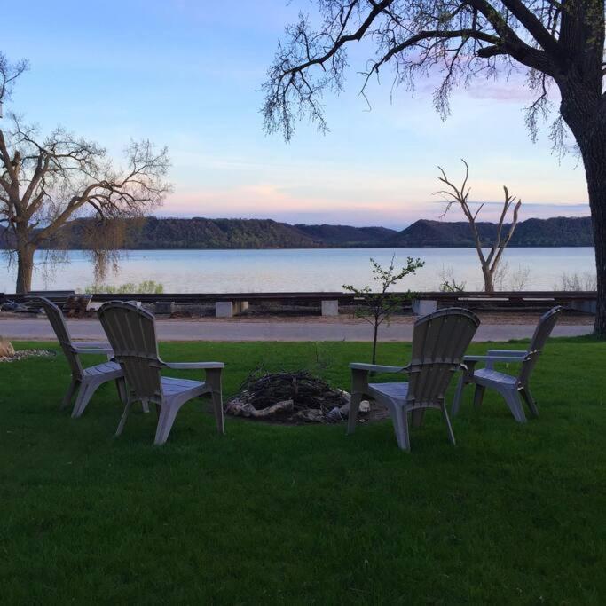 Villa Del Lago - Lakehouse in Pepin view 3