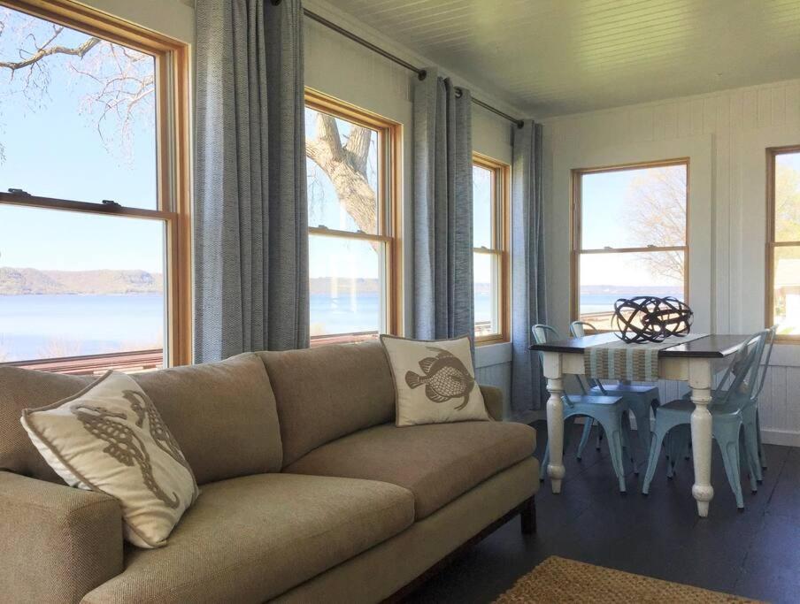 Villa Del Lago - Lakehouse in Pepin view 2