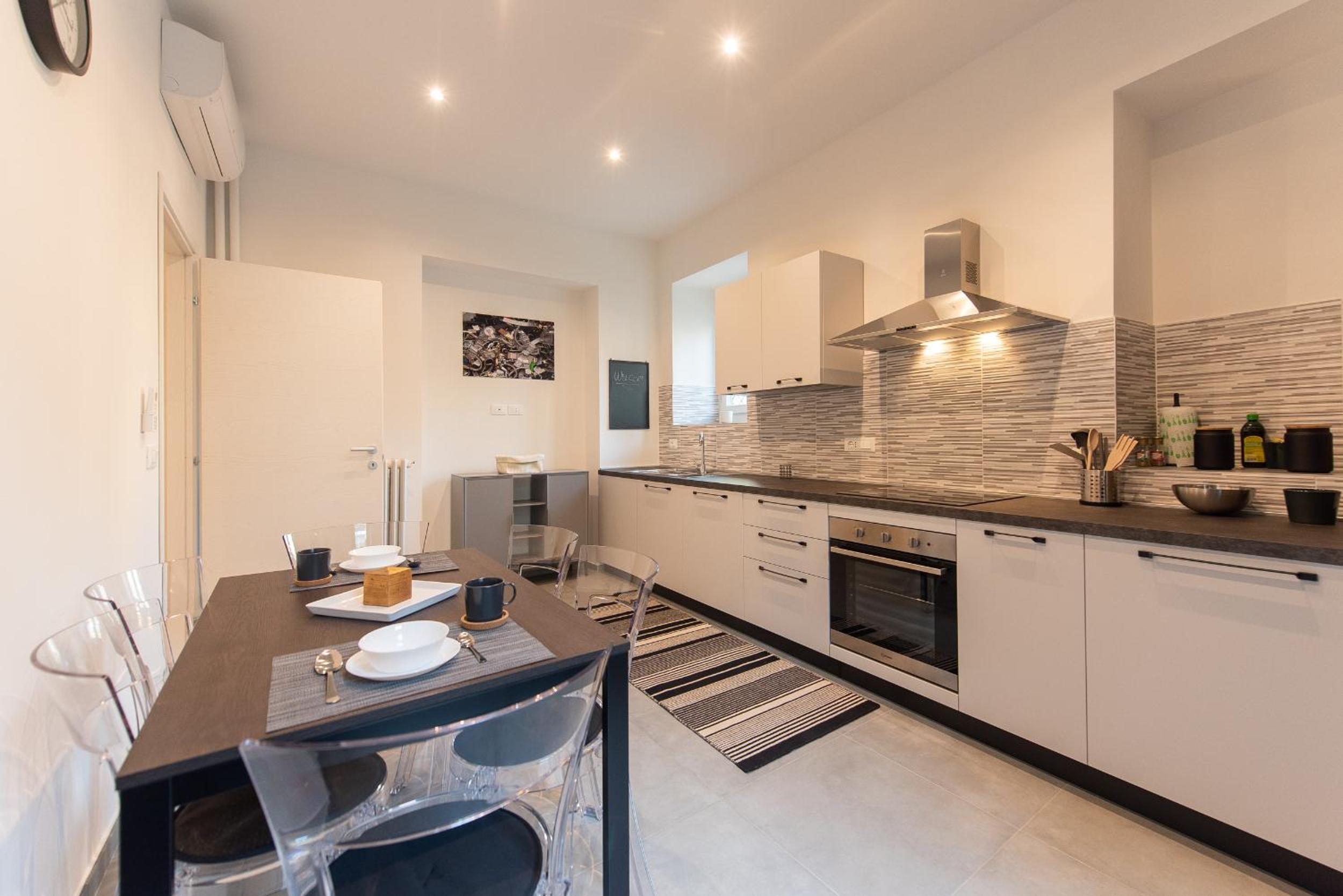 Top Living Apartments - Porta Susa view 3