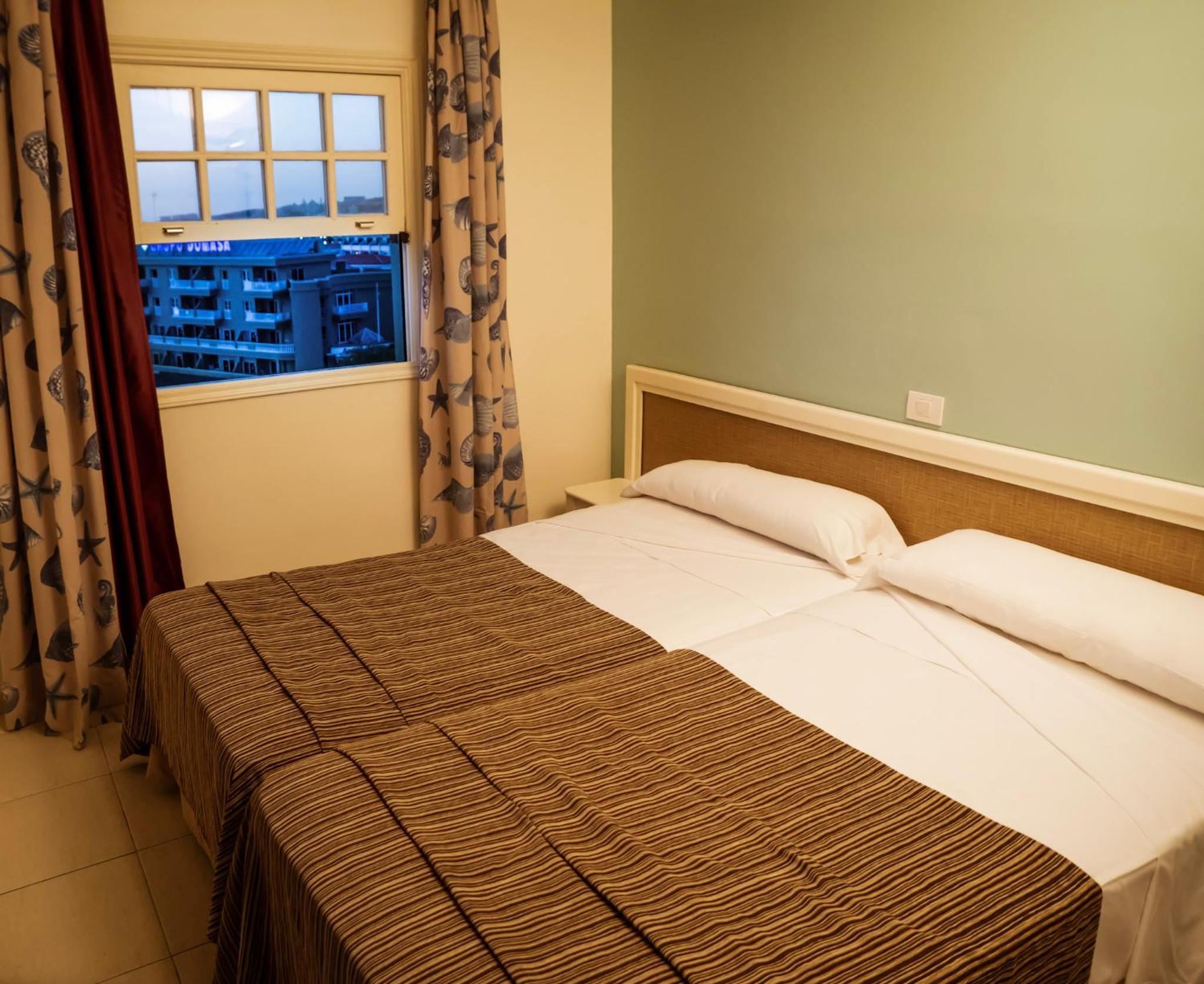 Laguna Park 1 en Adeje — hotel room