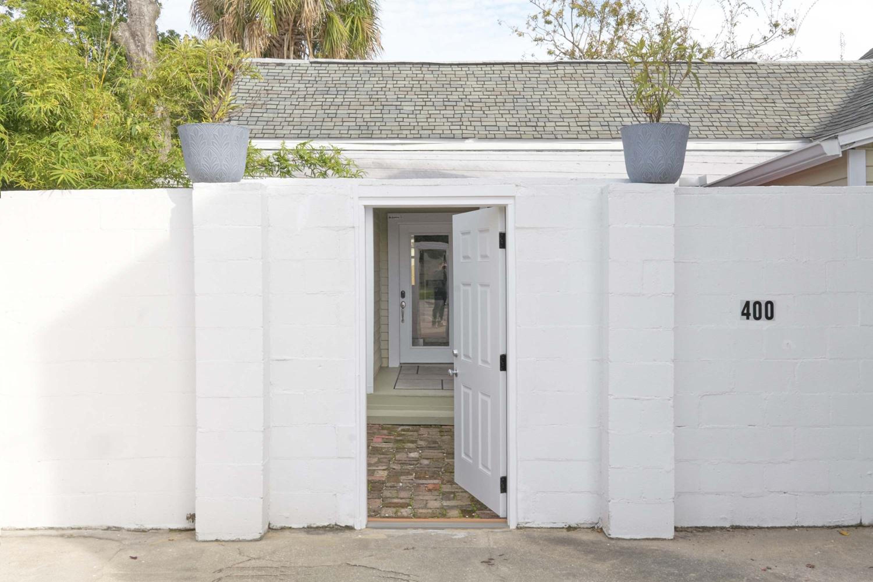 Hotel Beautiful Historic Downtown Pensacola Charmer - Image 1