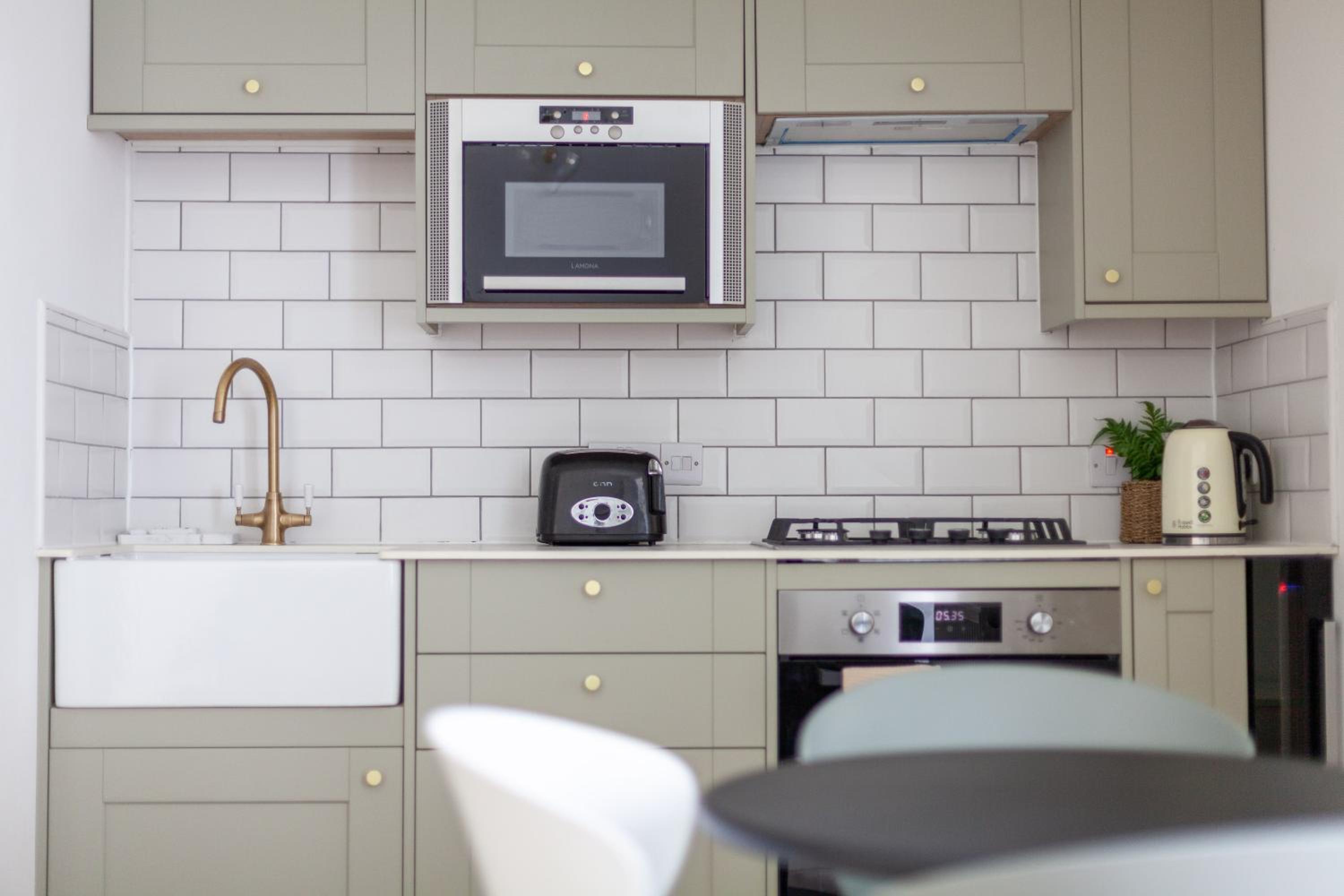 Renovated 2BR Flat wgarden, Hammersmith view 2