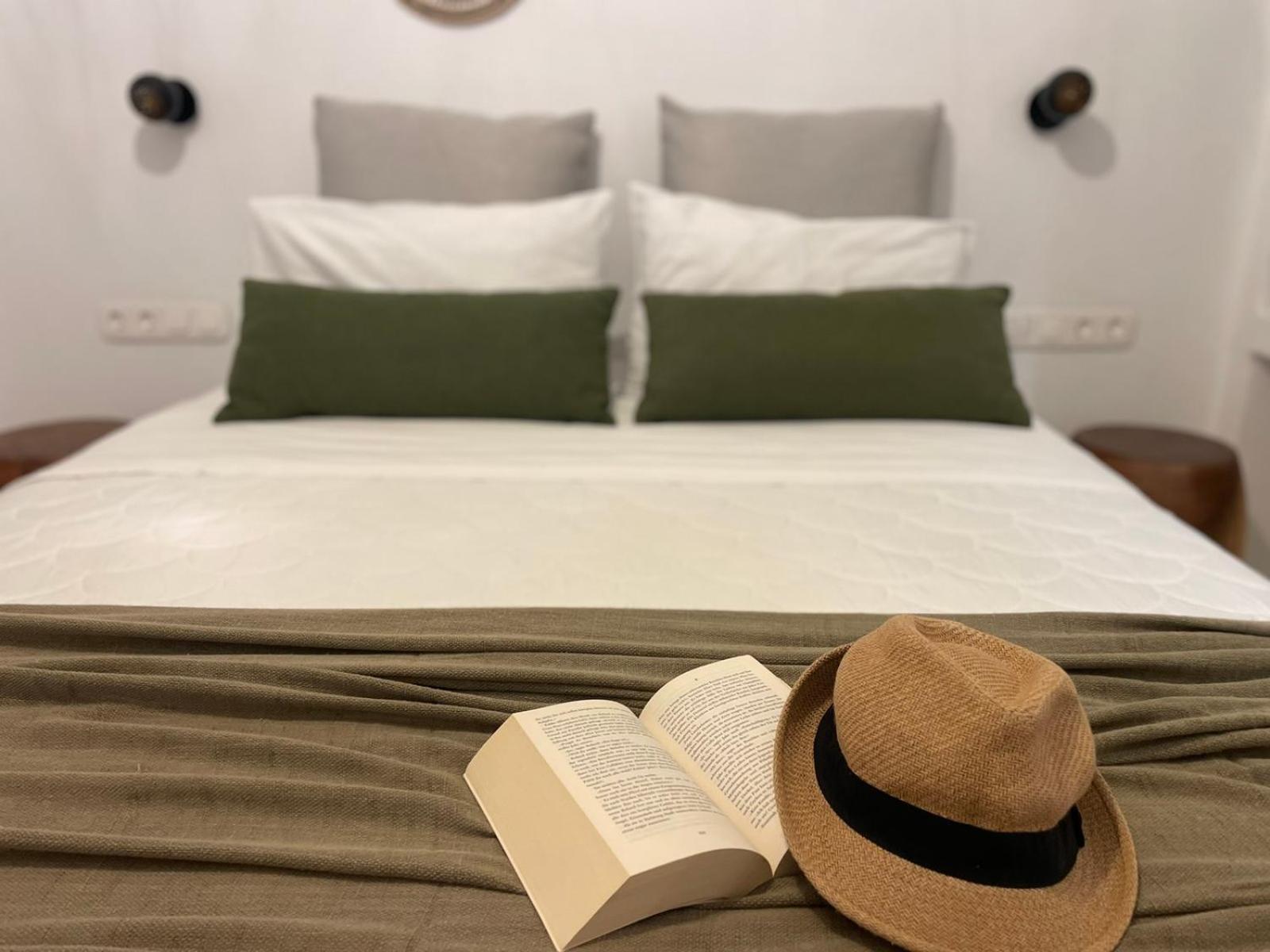 Konstantza's Elegant Apartment photo 2