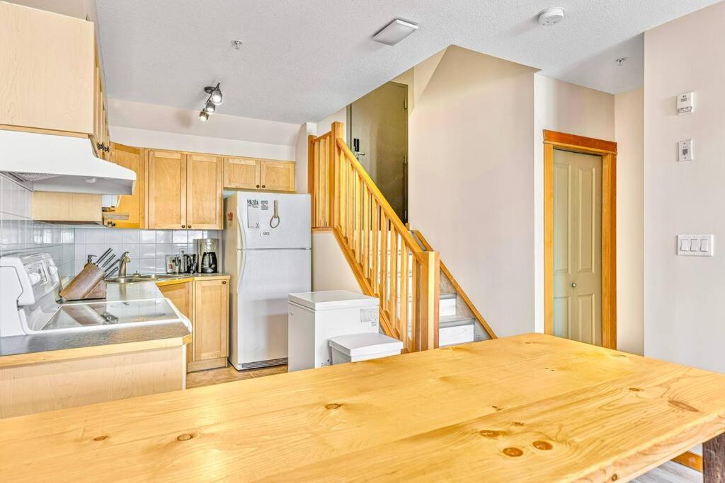 Canmore Mountain view loft apartment heated outdoor pool