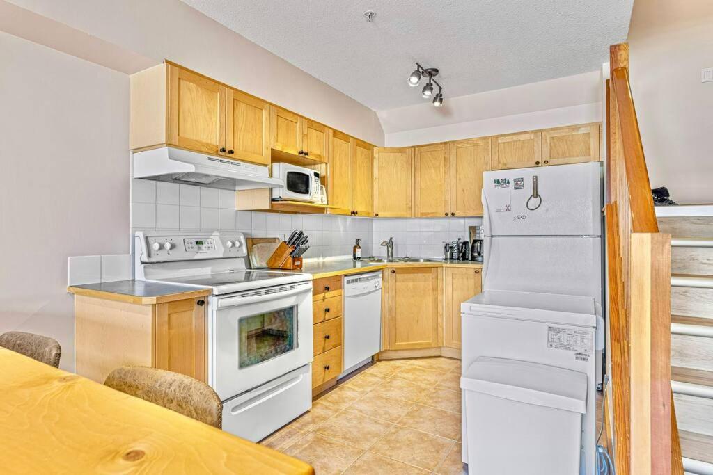 Canmore Mountain view loft apartment heated outdoor pool