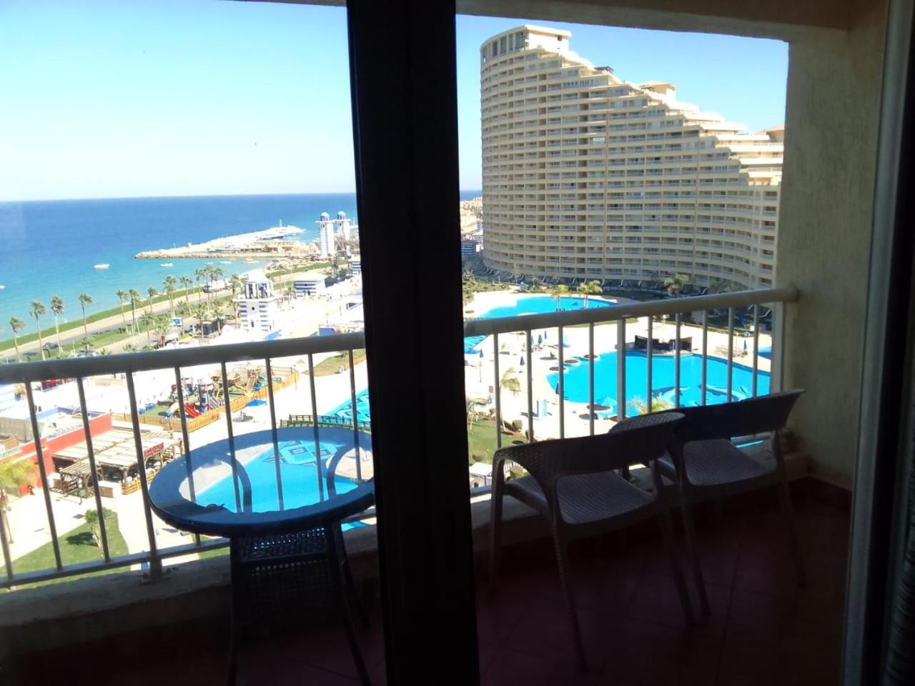 Aparments with seaview in porto sokhna pyramids_familiesonly