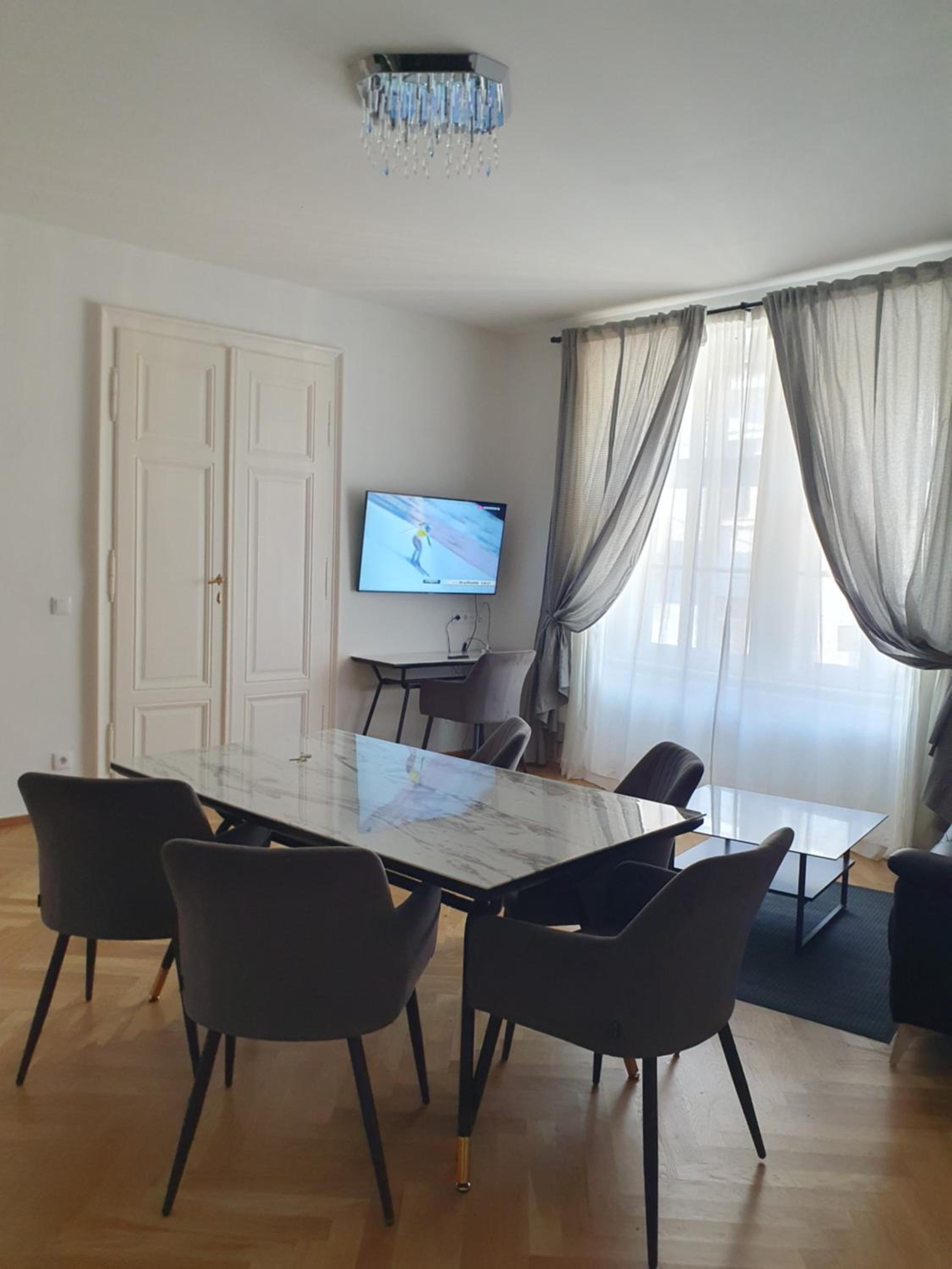 Carlton Suites