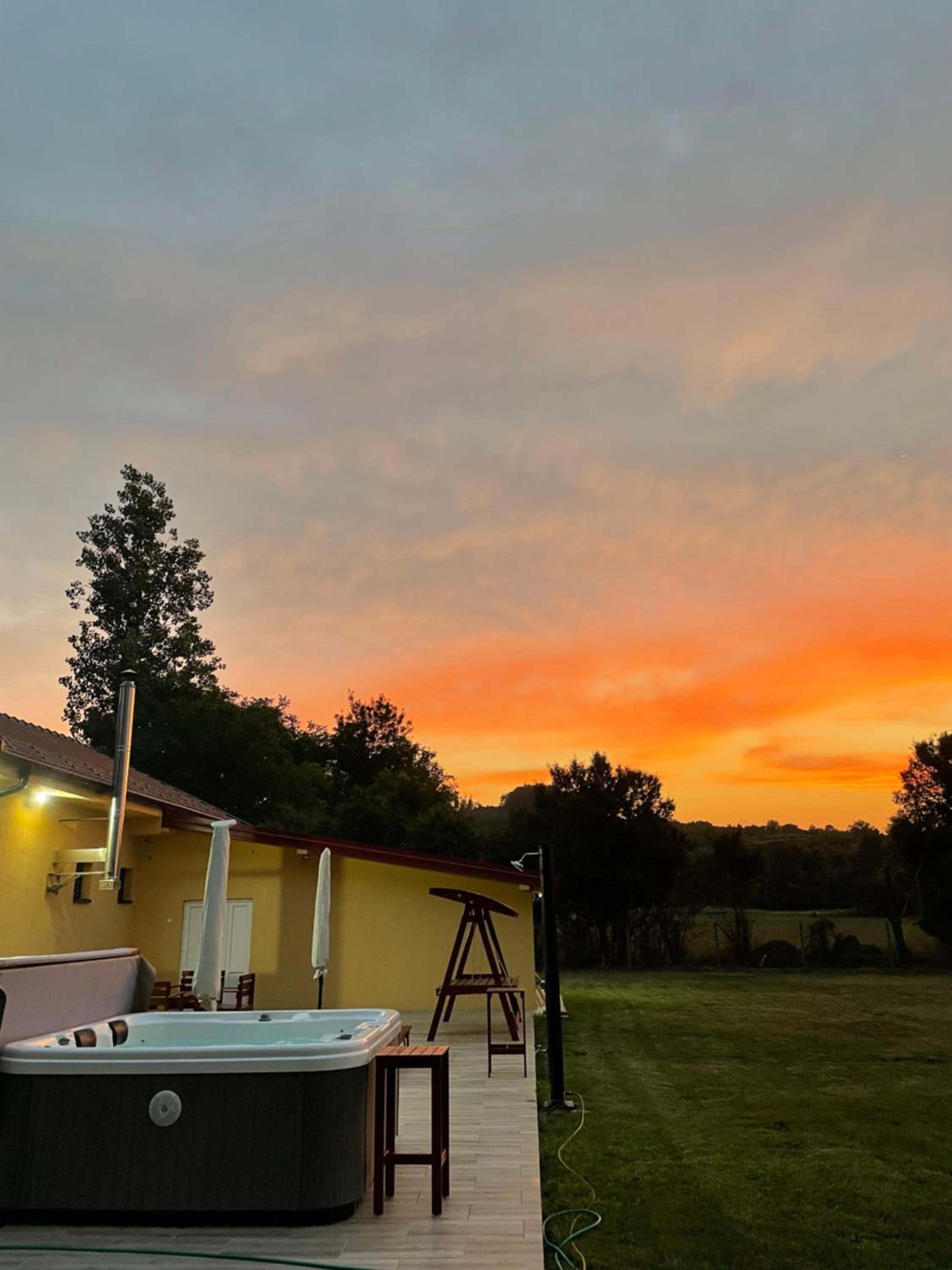 Vila Meadow view 3