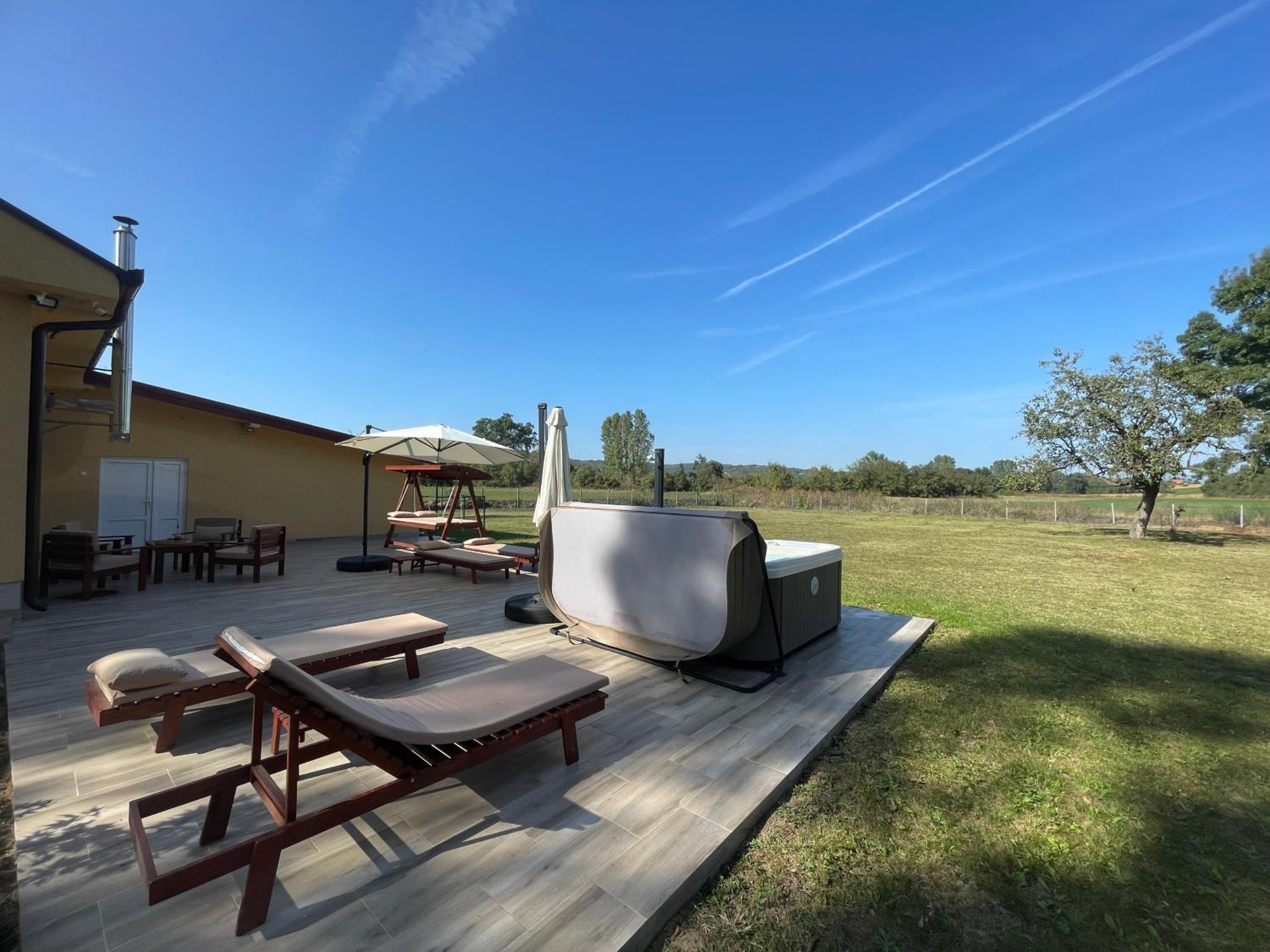 Vila Meadow view 5