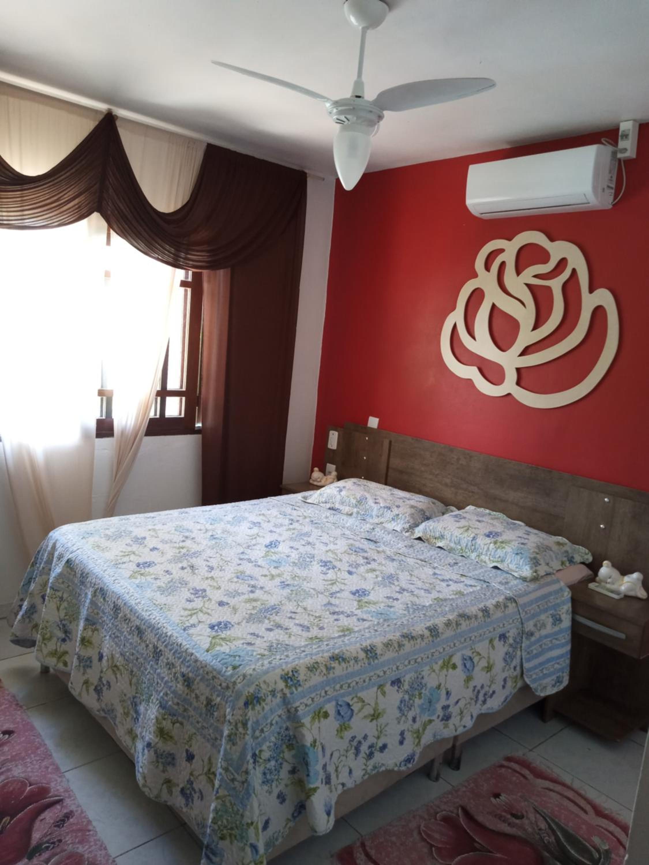 Casa com piscina no imbé