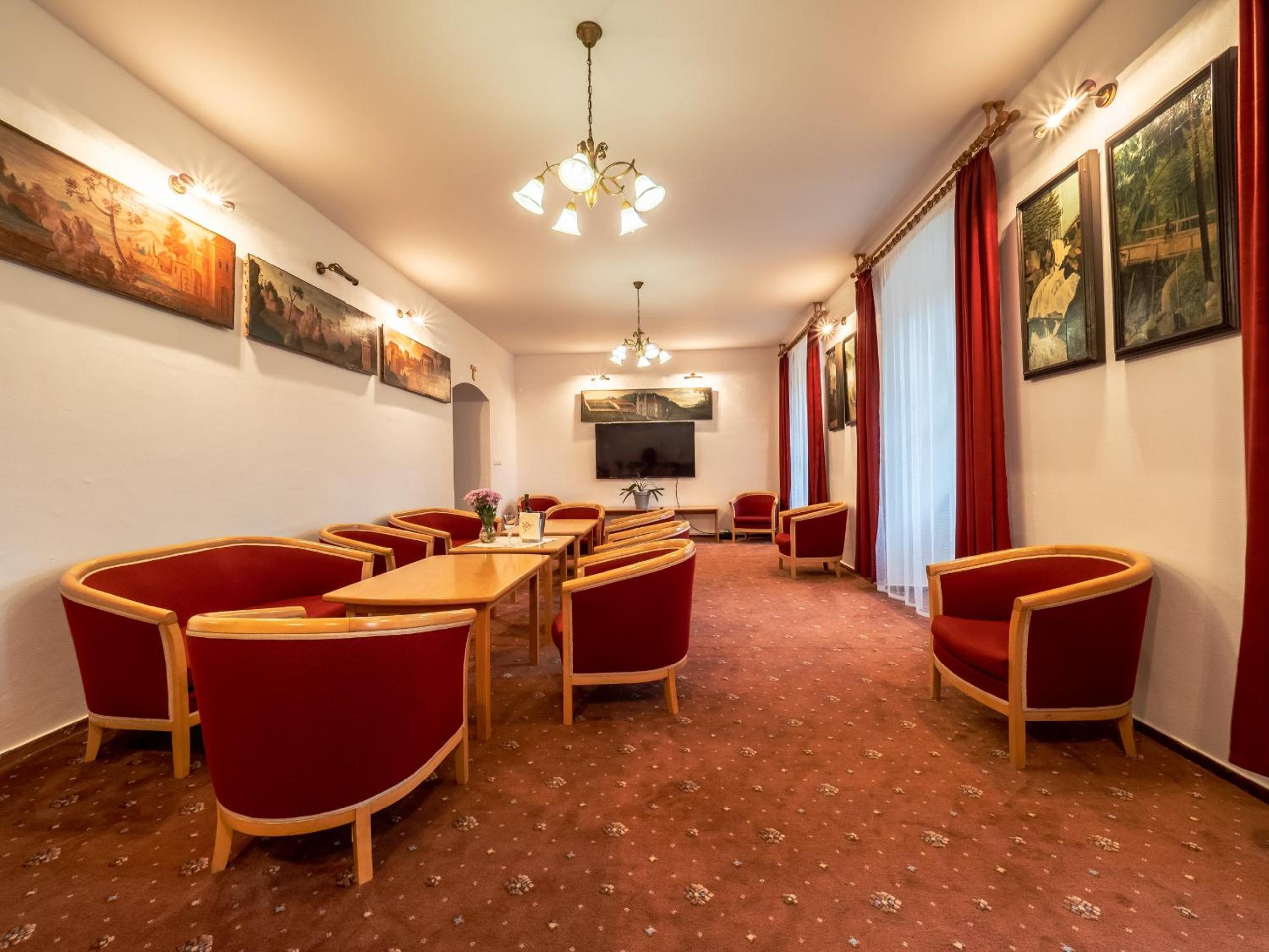 Klášter Hejnice - vzdělávací, konferenční a poutní dům
