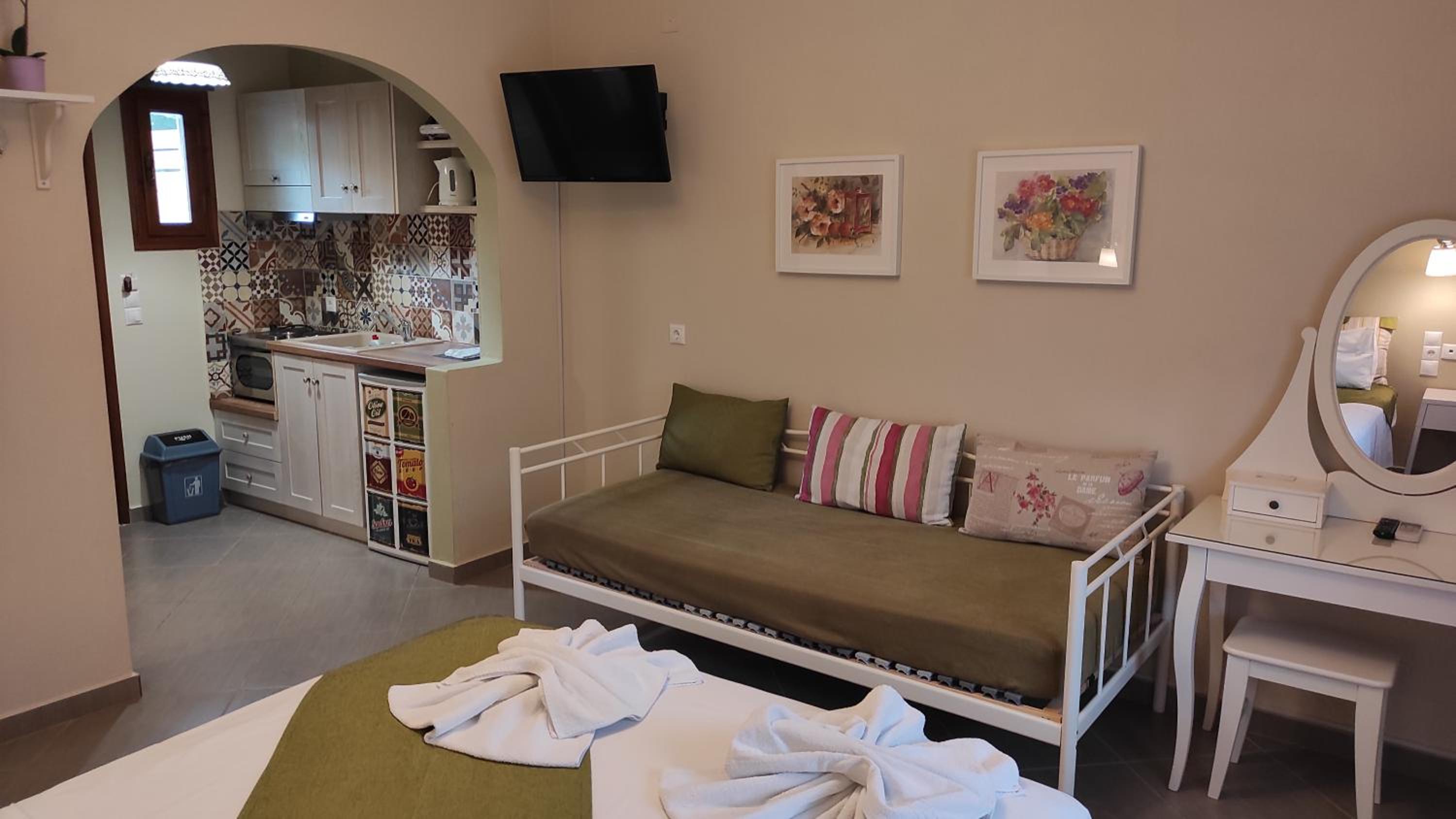 Kallisti Seaside Studios Skopelos view 3