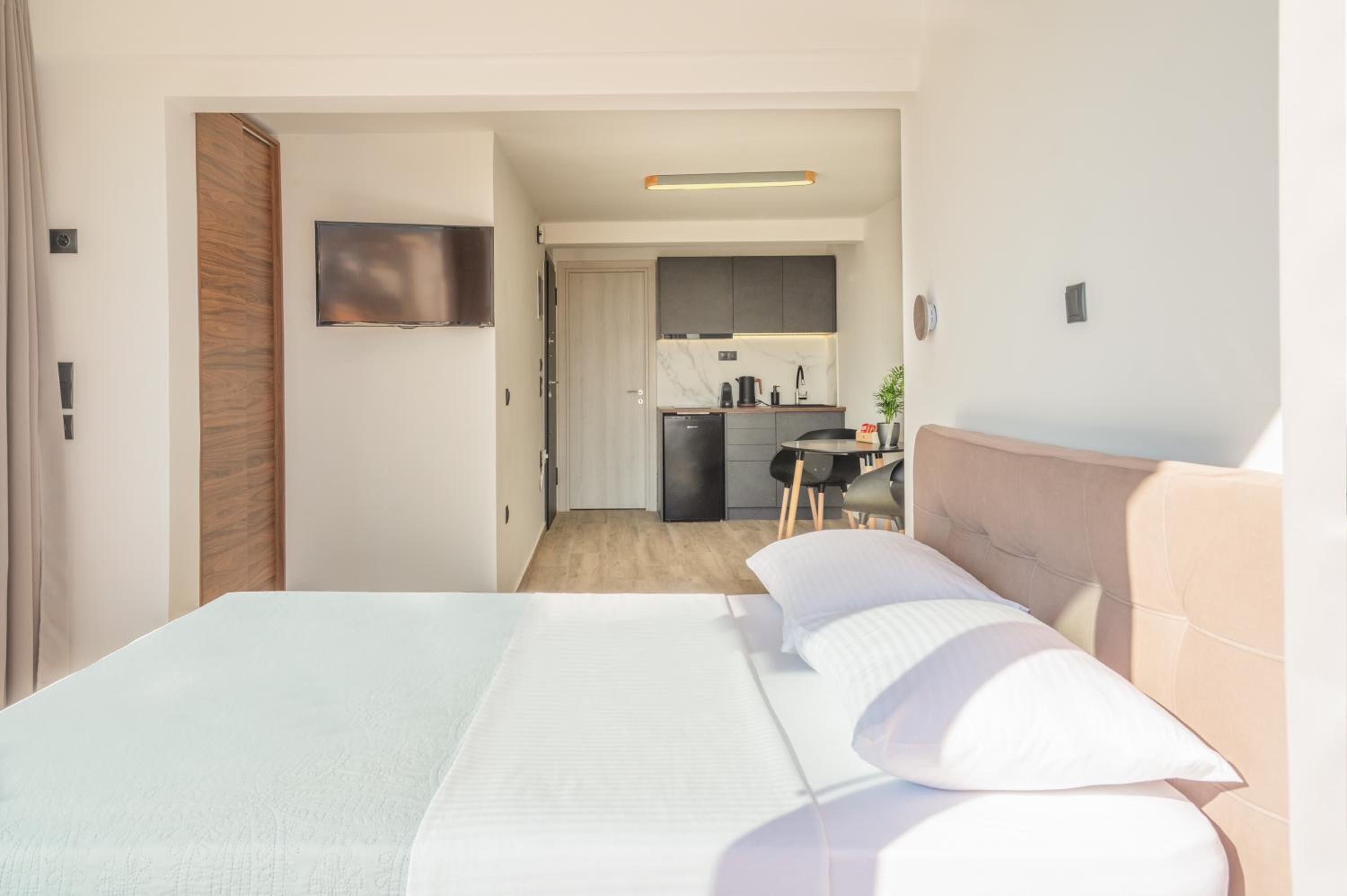 Dreamy Athens Terrace with Acropolis View photo 5