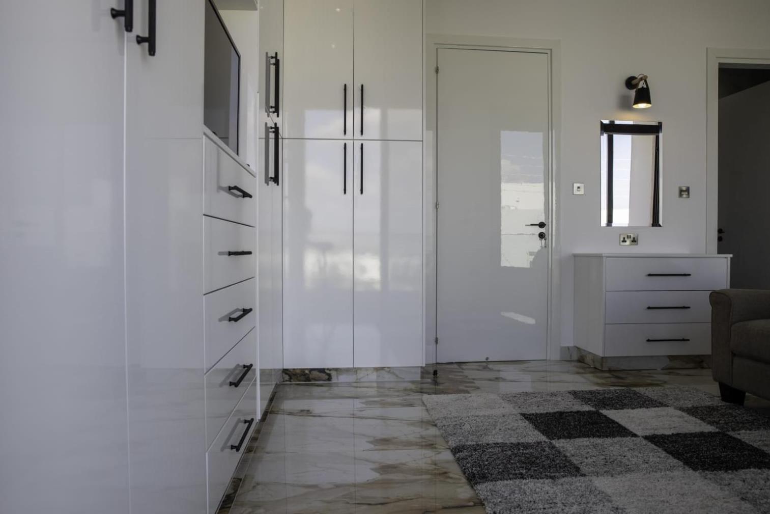 Luxury 5BR Private Villa with Pool - Chloraka