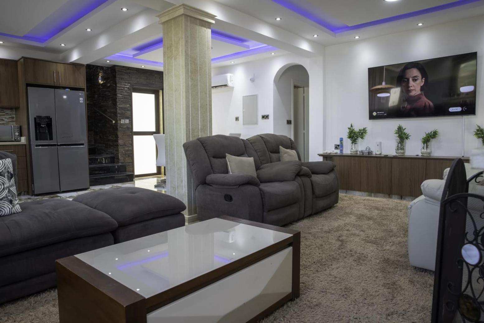 Luxury 5BR Private Villa with Pool - Chloraka