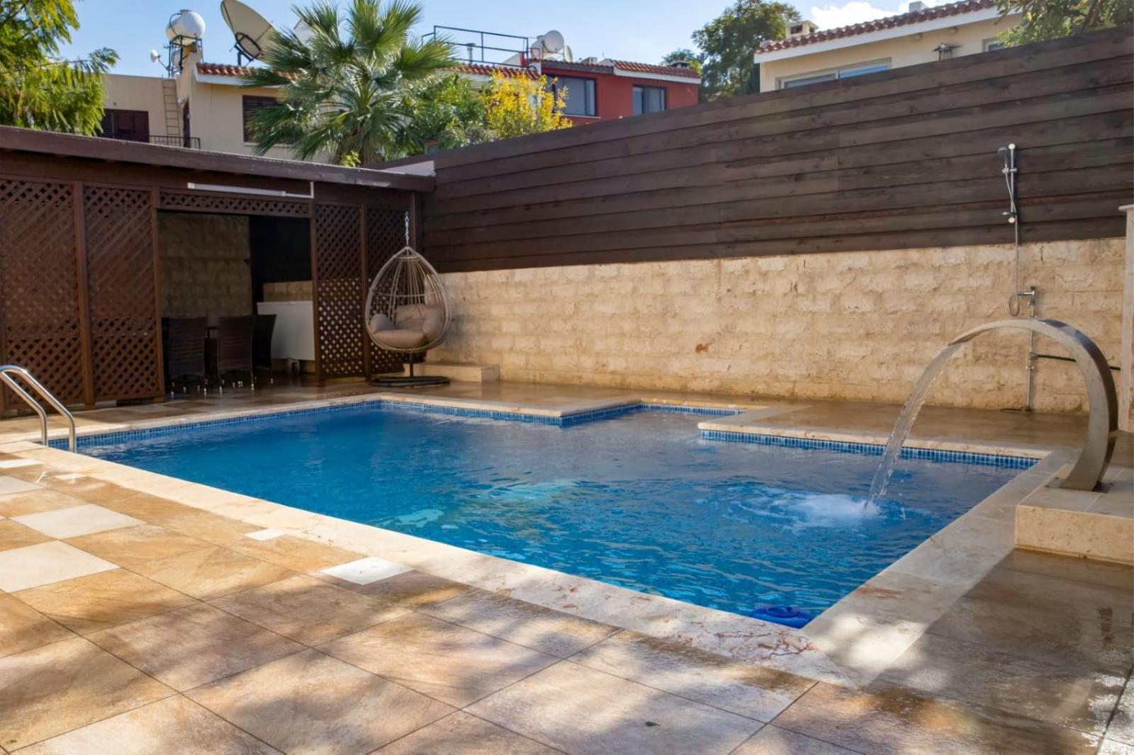 Luxury 5BR Private Villa with Pool - Chloraka