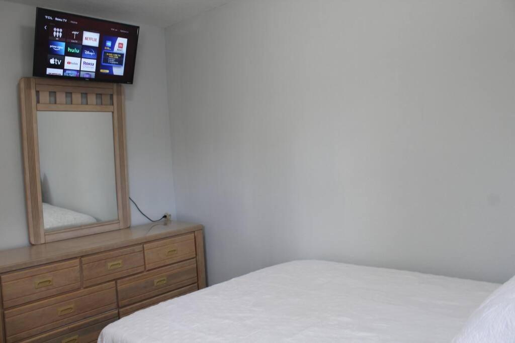 ☆The Oasis in Murray Hill☆ -sleeps 8- WiFi- Cozy view 2