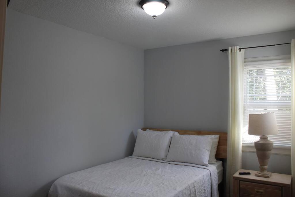 ☆The Oasis in Murray Hill☆ -sleeps 8- WiFi- Cozy view 3
