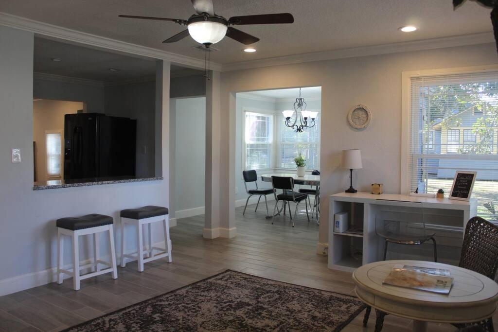 ☆The Oasis in Murray Hill☆ -sleeps 8- WiFi- Cozy view 5