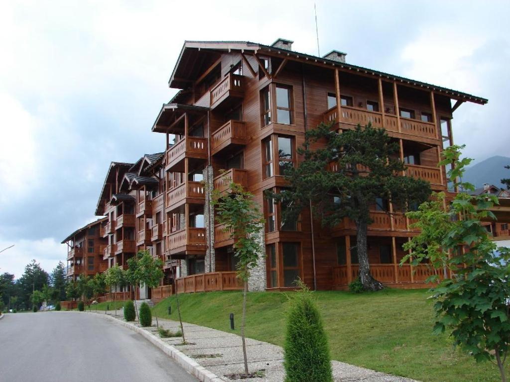 Stylish wooden apartment with terrace in Pirin Golf Hotel&Spa Complex