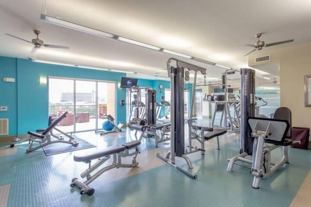 Chic 1Br Near NRG Pool Wi-Fi Free Parking