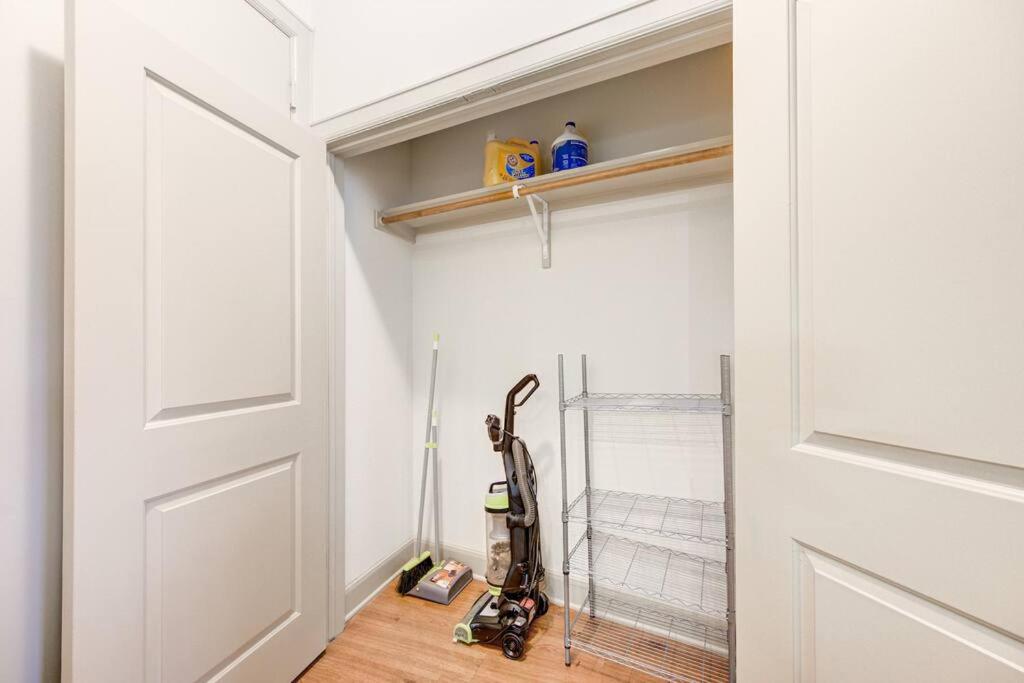 Chic 1Br Near NRG Pool Wi-Fi Free Parking