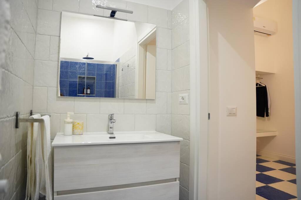 Maison Olivia, nuovo appartamento in zona Chiaia
