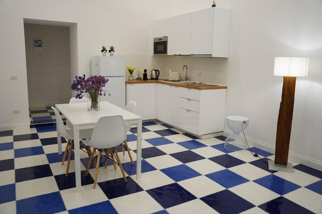 Maison Olivia, nuovo appartamento in zona Chiaia