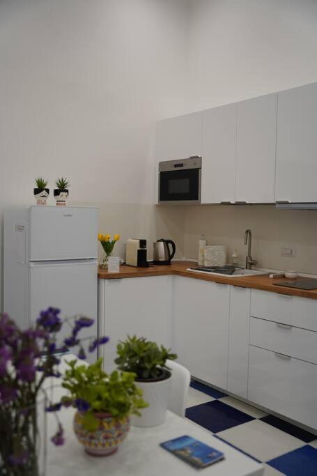 Maison Olivia, nuovo appartamento in zona Chiaia