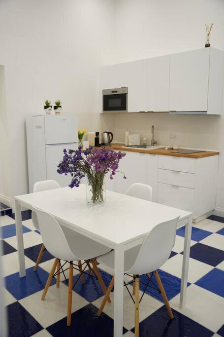 Maison Olivia, nuovo appartamento in zona Chiaia